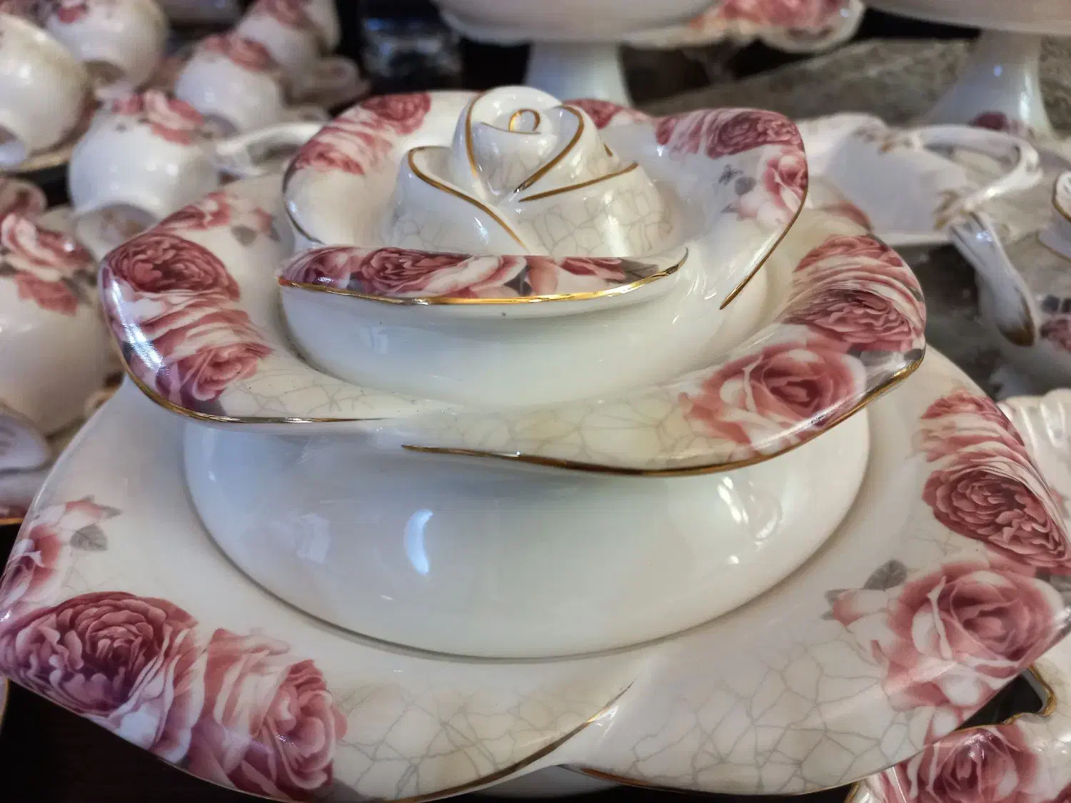 لمونژ ظروف چینی اصل فرانسه ۱۲ نفره جهیزیه و سایر|ظروف سرو و پذیرایی|اصفهان, مرداویج|دیوار