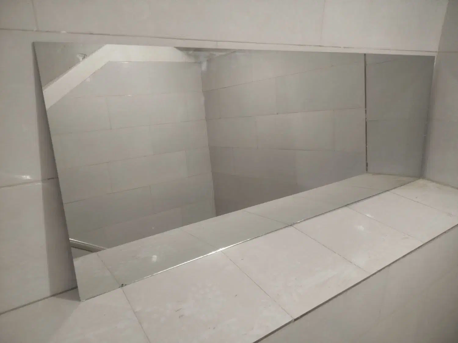 آینه|آینه|قدس, شهرقدس|دیوار