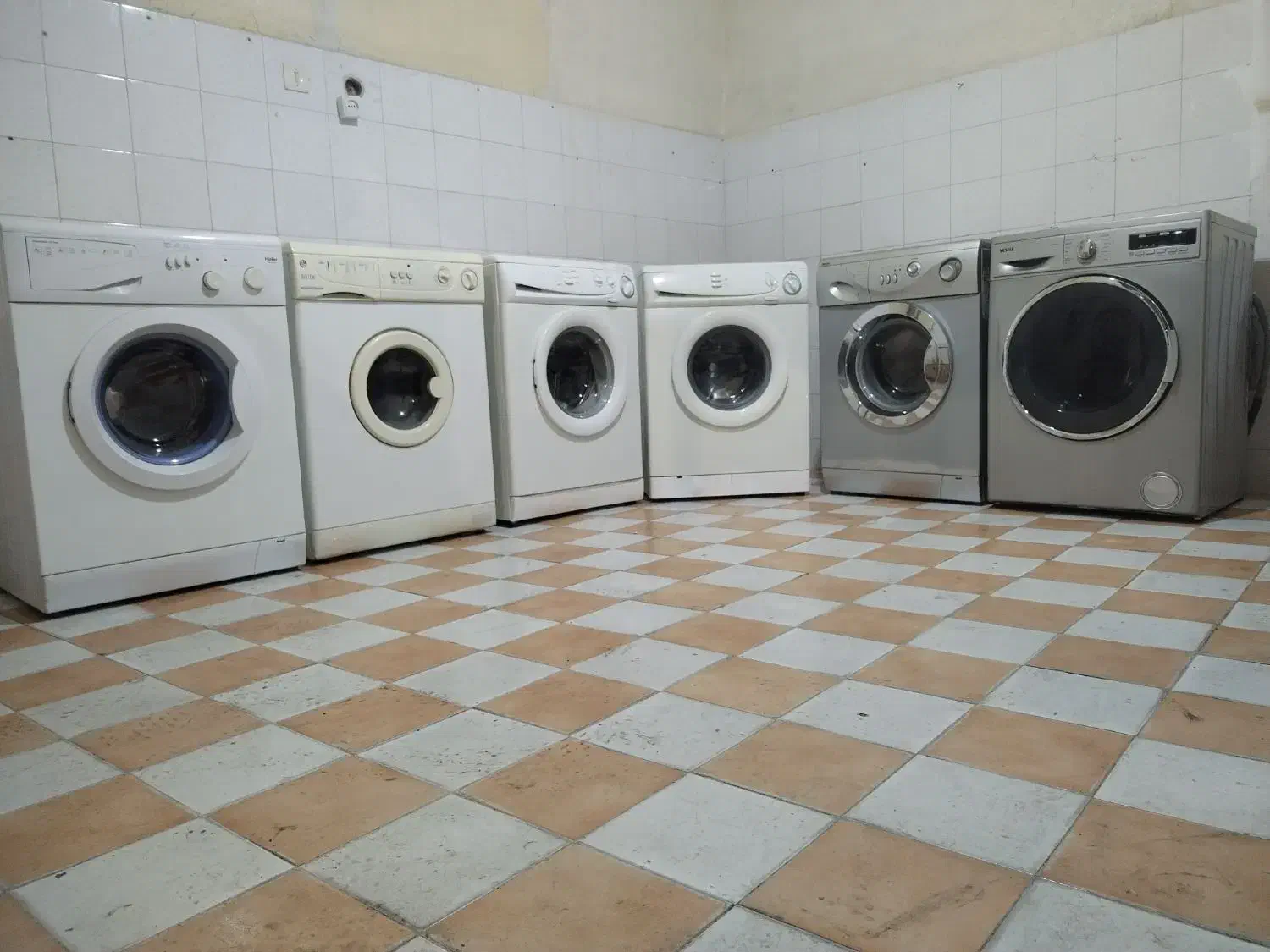 تعدادی لباسشویی سالم و تمیز تضمینی|ماشین لباسشویی و خشک‌کن لباس|تبریز, |دیوار