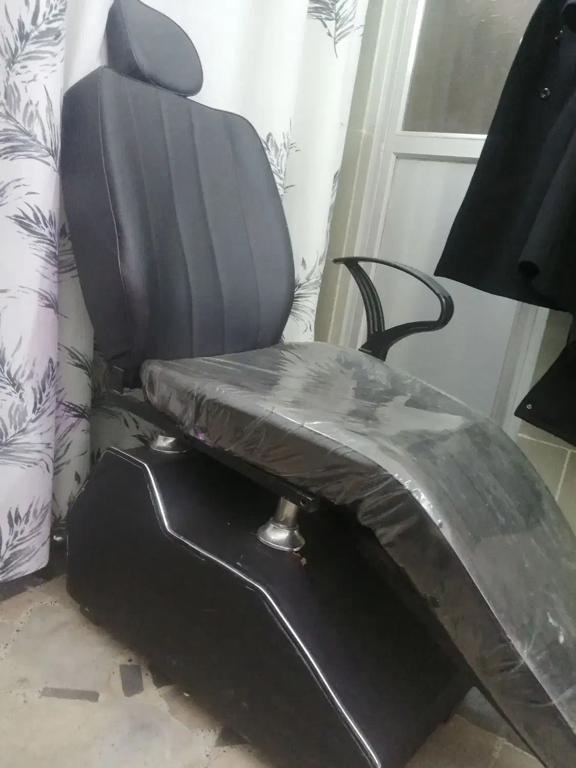 صندلی میکاپ و اصلاح|آرایشگاه و سالن‌های زیبایی|گرگان, |دیوار