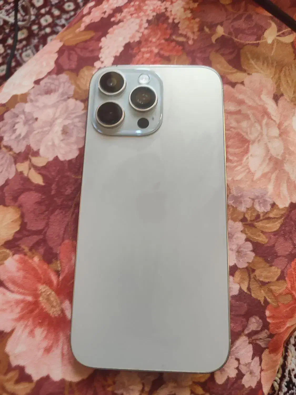 گوشی آیفون۱۶پرومکس در حد نو|موبایل|کامیاران, |دیوار