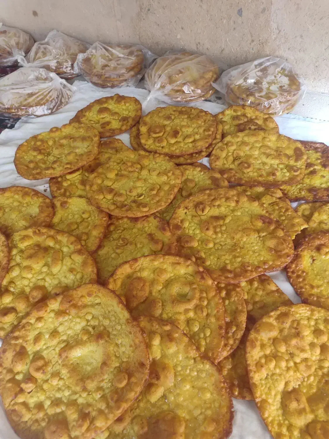 نون روغنی تازه بزرگ شیرین و خوشمزه دونه ای ۱۴|خوردنی و آشامیدنی|صالح آباد, |دیوار