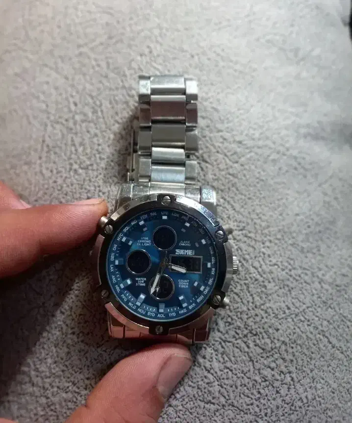 ساعت اسکمی|ساعت|ری, فیروزآبادی|دیوار