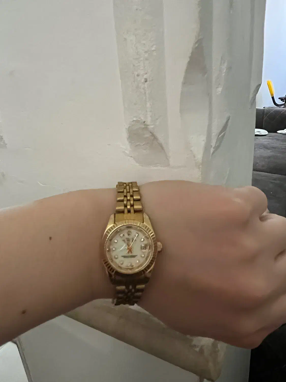 ساعت رولکس|ساعت|نیشابور, هفده شهریور|دیوار