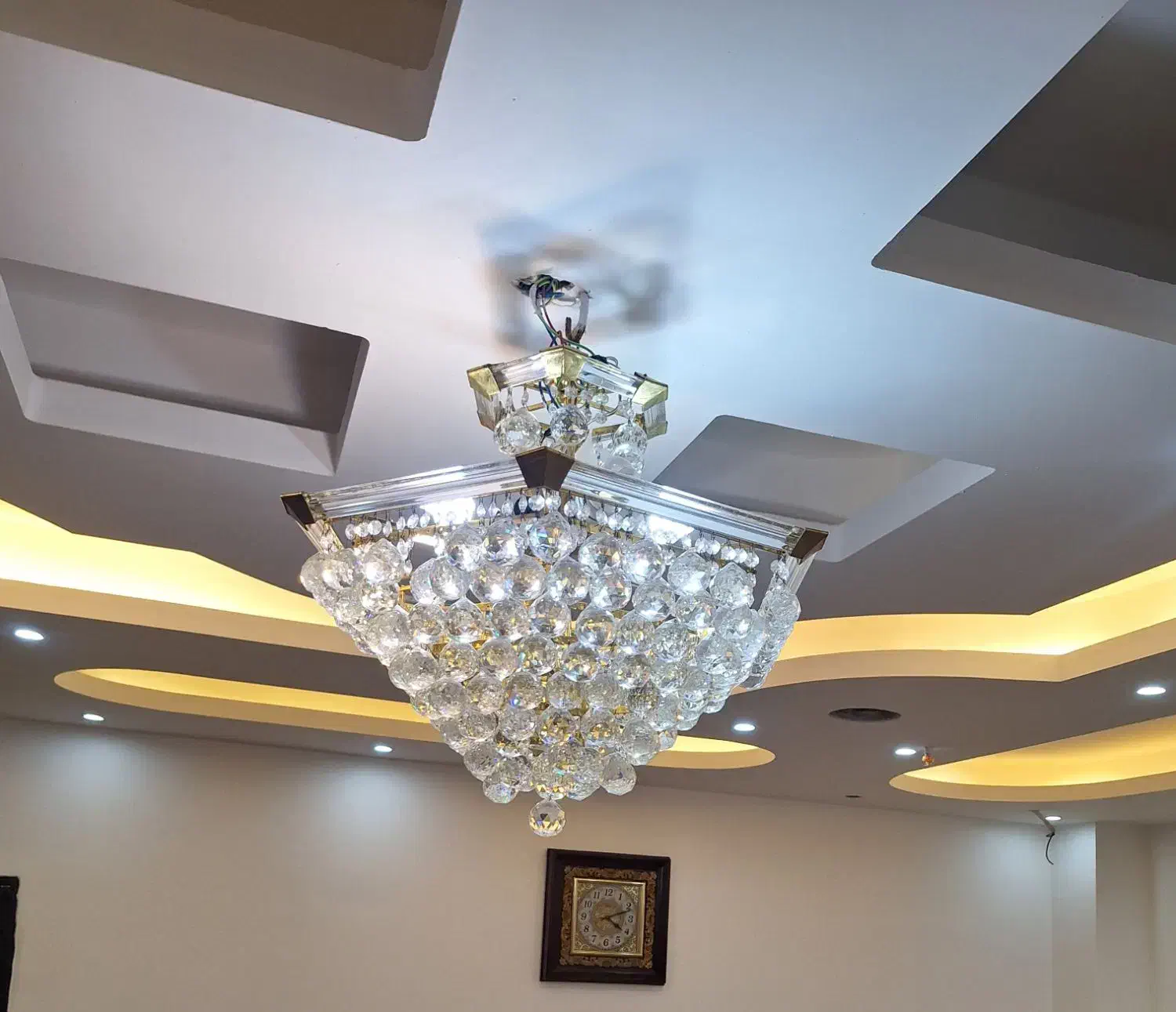 لوستر بسیار زیبا|لوستر و چراغ آویز|اهواز, سپیدار|دیوار