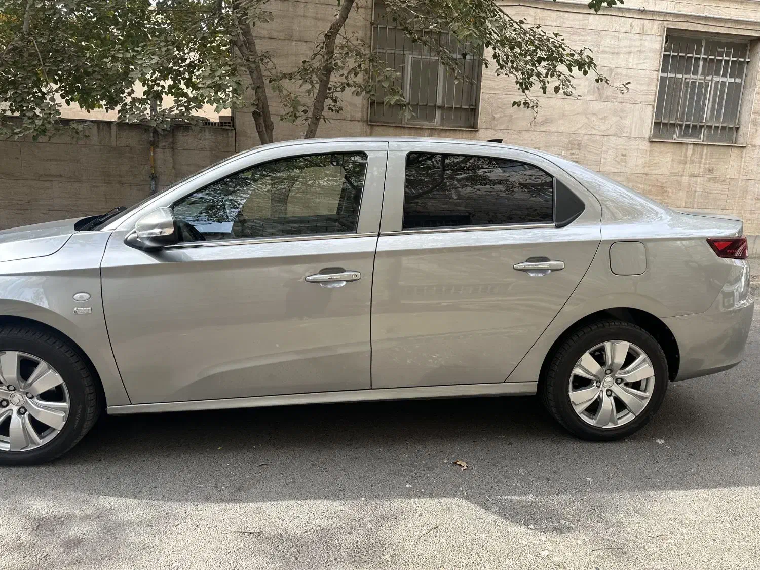 تارا اتومات V4مدل ۱۴۰۴|خودرو سواری و وانت|کرج, کوی کارمندان شمالی|دیوار