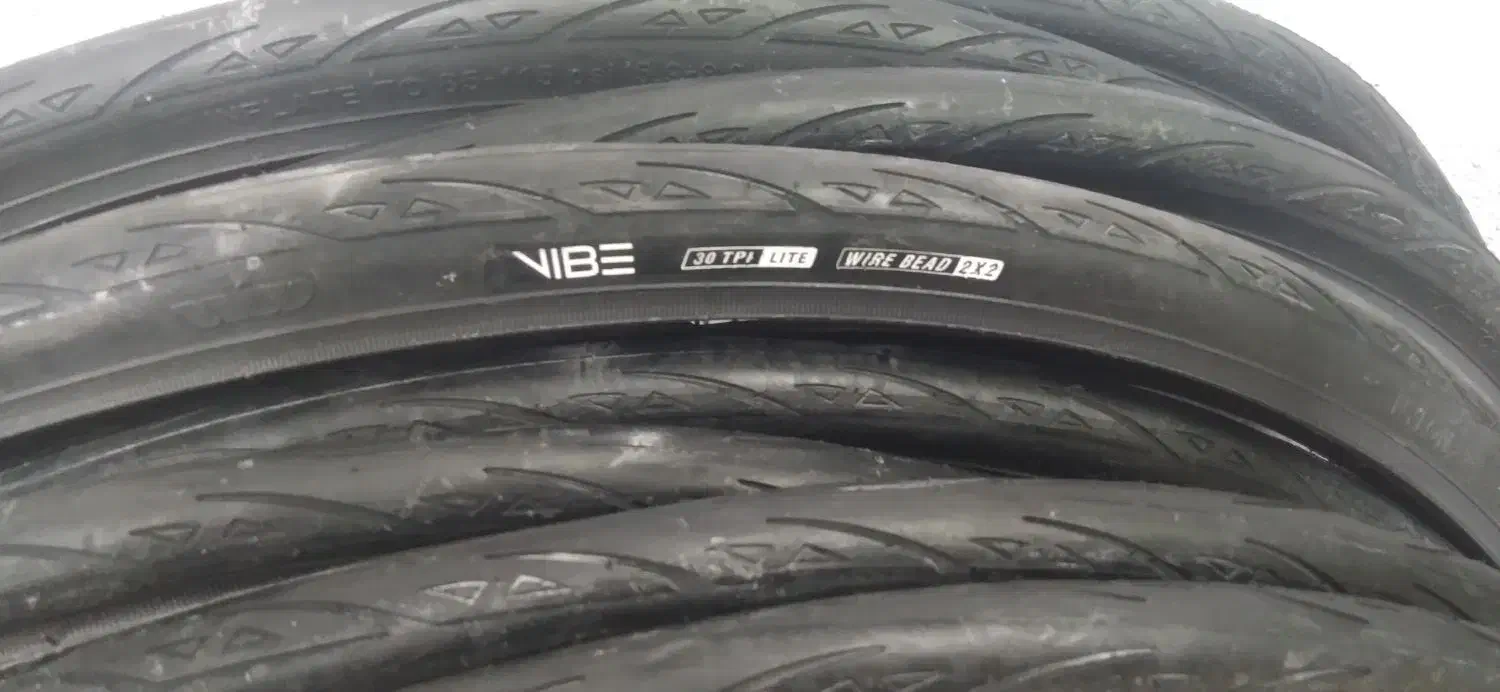 لاستیک و تیوب دوچرخه کورسی سایز ۷۰۰|دوچرخه، اسکیت، اسکوتر|تهران, قلمستان|دیوار