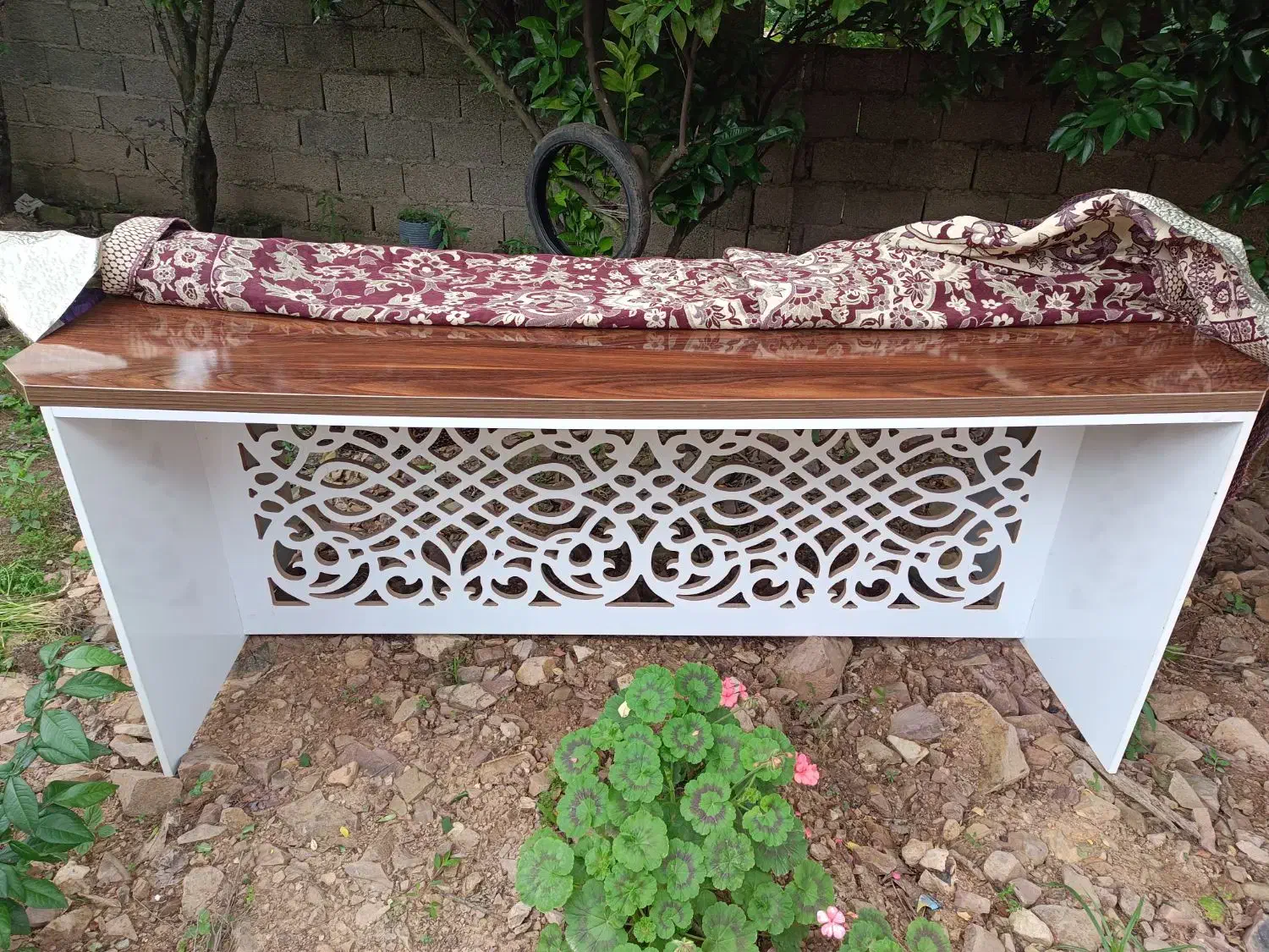 میز دو رنگ|میز و صندلی غذاخوری|ماکلوان, |دیوار