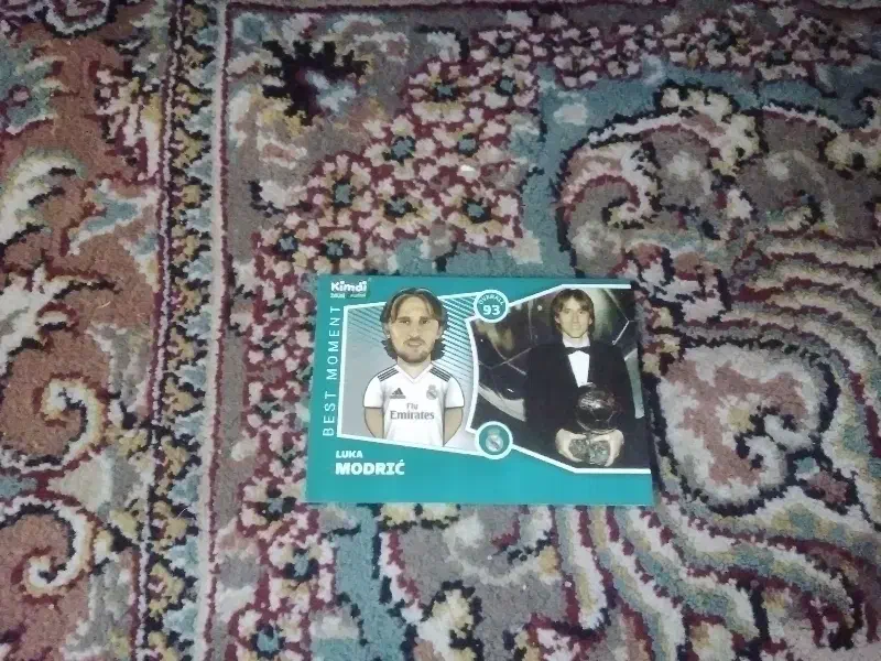 کیمدی|اسباب‌بازی بچه|پردیس, فاز ۳|دیوار