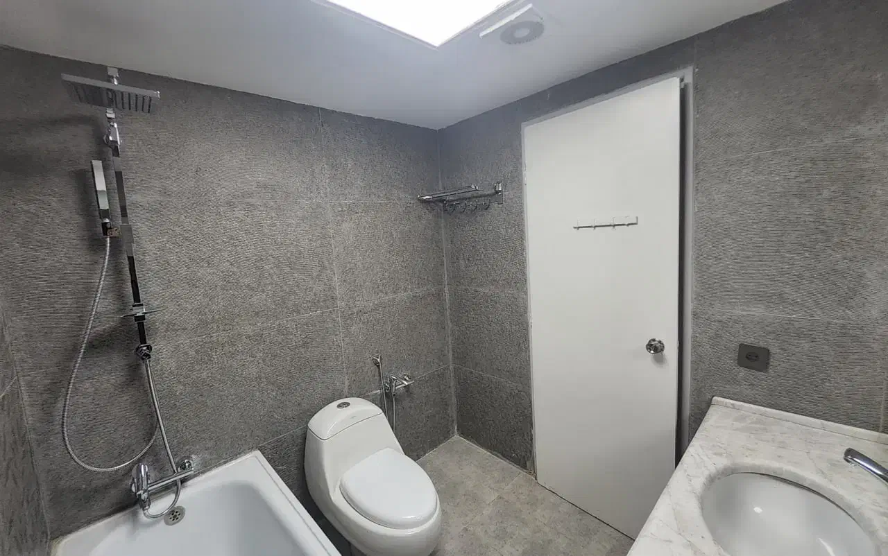 شهرک غرب اجاره برج ۲۱۰ متری