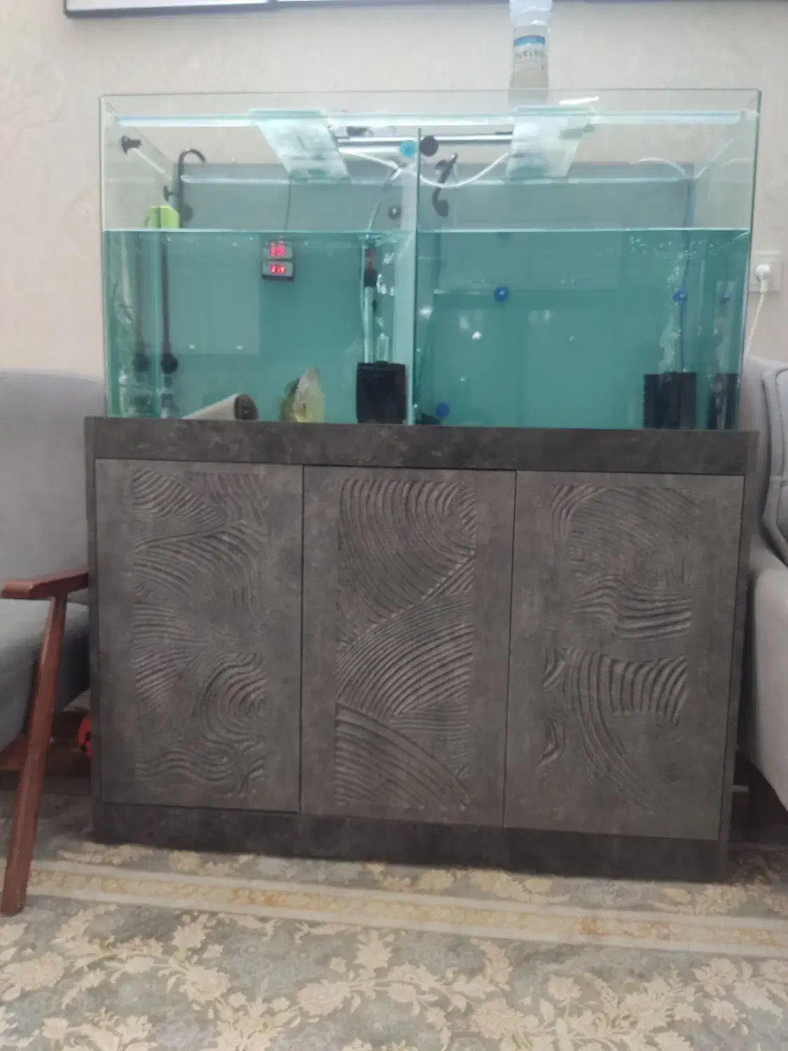 آکواریوم|ماهیگیری|ری, علایین|دیوار