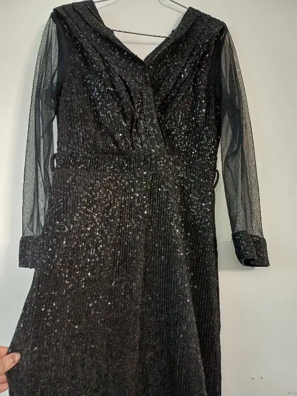 لباس مجلسی|لباس|سبزوار, امیر کبیر|دیوار