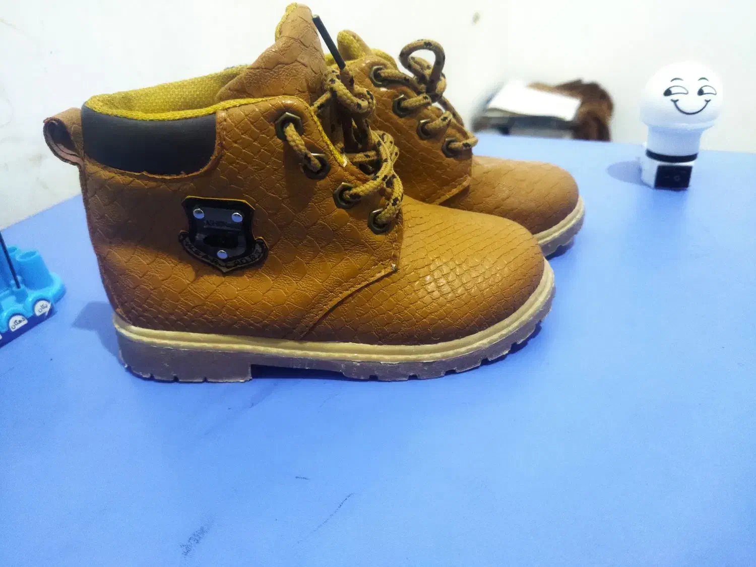 کفش زیبا و با کیفیت در حد نو|کفش و لباس بچه|دهدشت, |دیوار