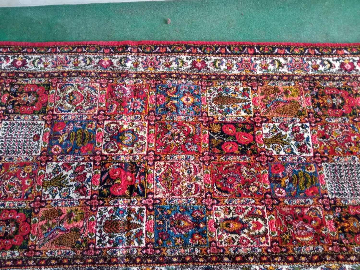 فروش یک فرش بختیاری خفت ترک|فرش|اصفهان, کساره|دیوار