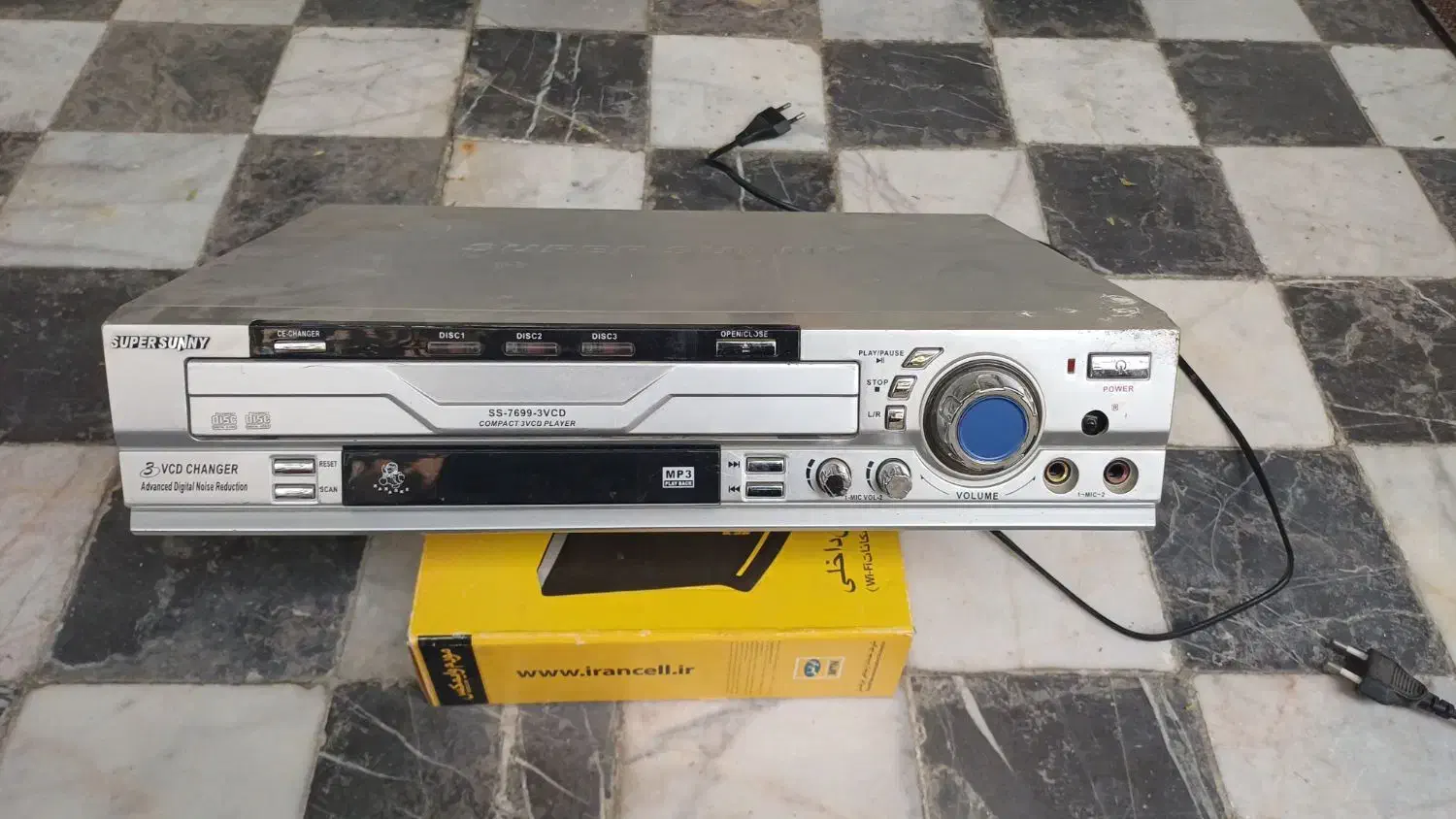 ۳ دستگاه سی دی و دی وی دی|پخش‌کننده DVD و ویدیو|اصفهان, قائمیه|دیوار