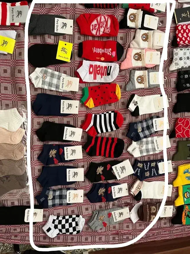 تعدادی جوراب جمع کردن آنلاین شاپ تک و عمده|لباس|تهران, شهرک کوهسار|دیوار