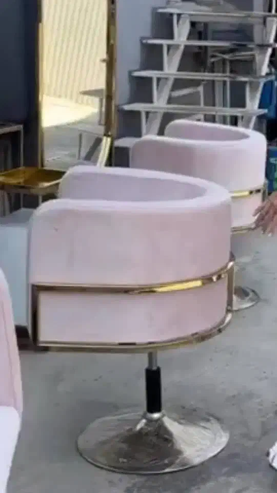 تجهیزات آرایشگاهی|آرایشگاه و سالن‌های زیبایی|بمانی, |دیوار