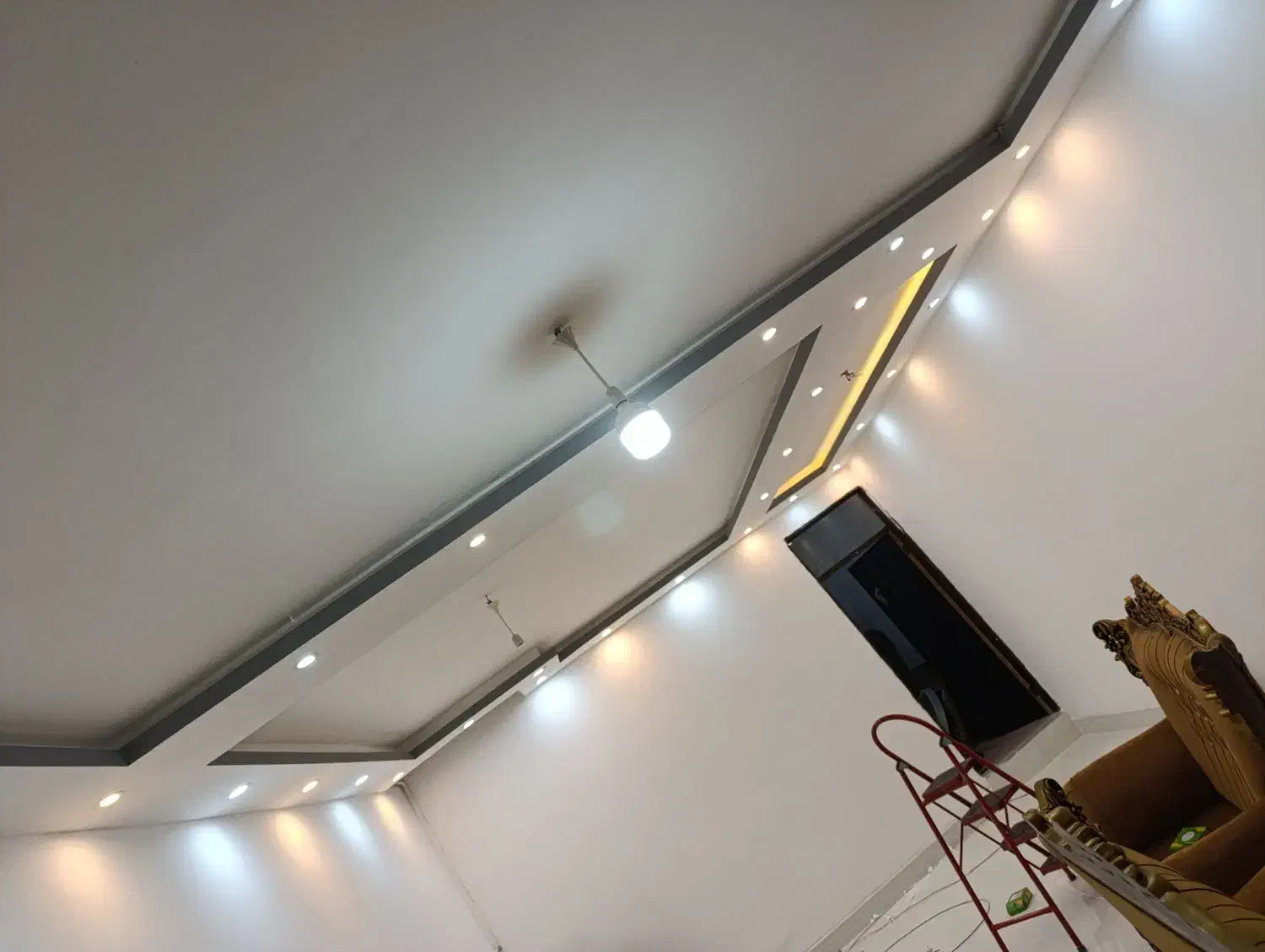 برق کار ساختمانی با سابقه بالا|خدمات پیشه و مهارت|سنندج, |دیوار