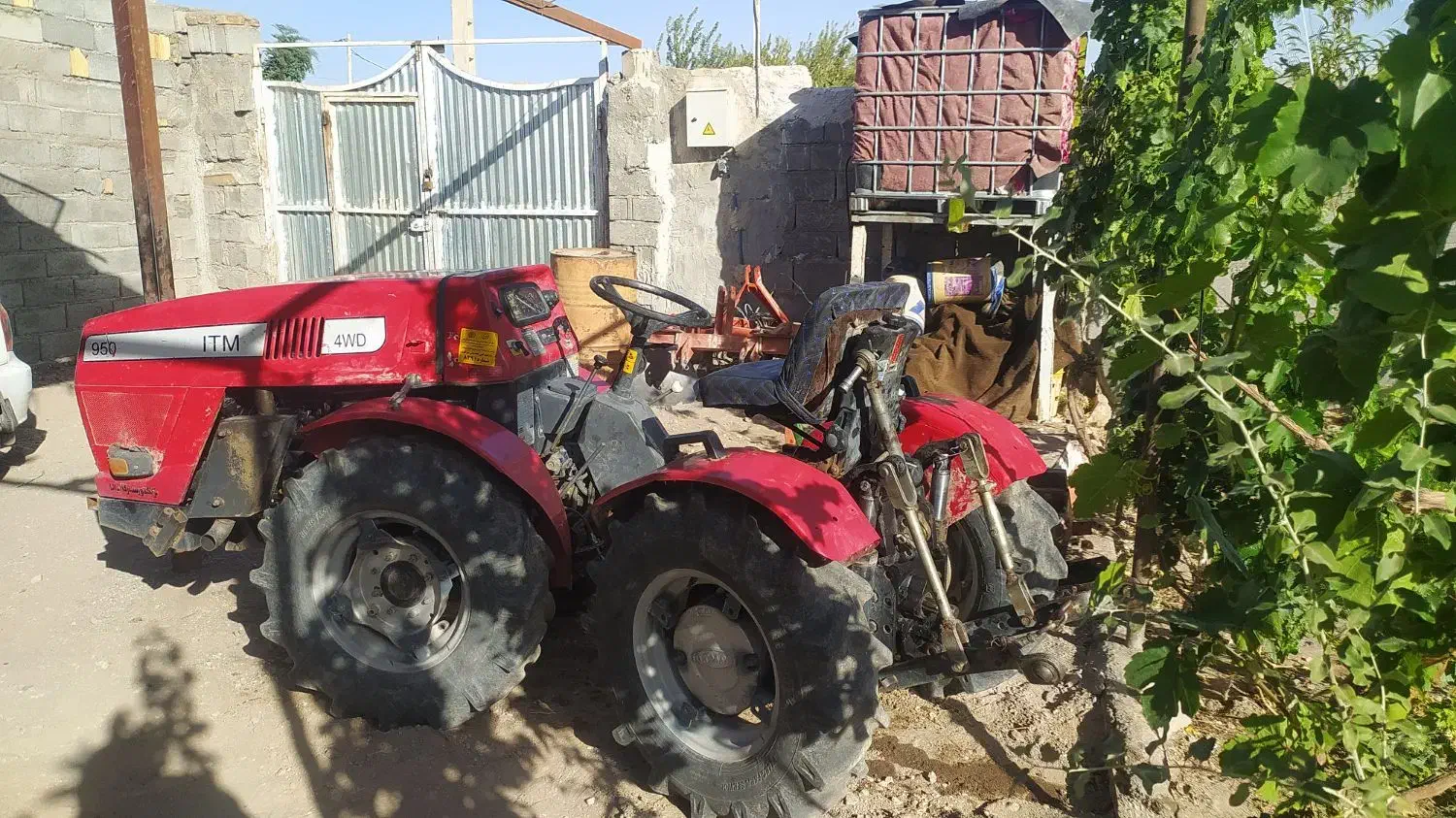 تراکتور گلدونی|خودرو سنگین|شهر بابک, |دیوار