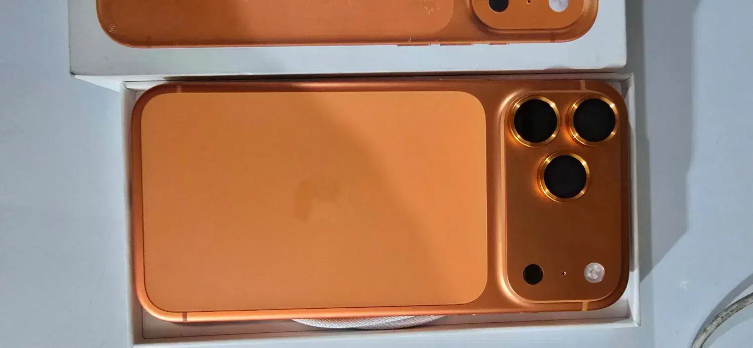 ۱۷پرومکس نارنجی و اس۲۴ الترا تیتانیوم|موبایل|مشهد, حضرت حجت|دیوار