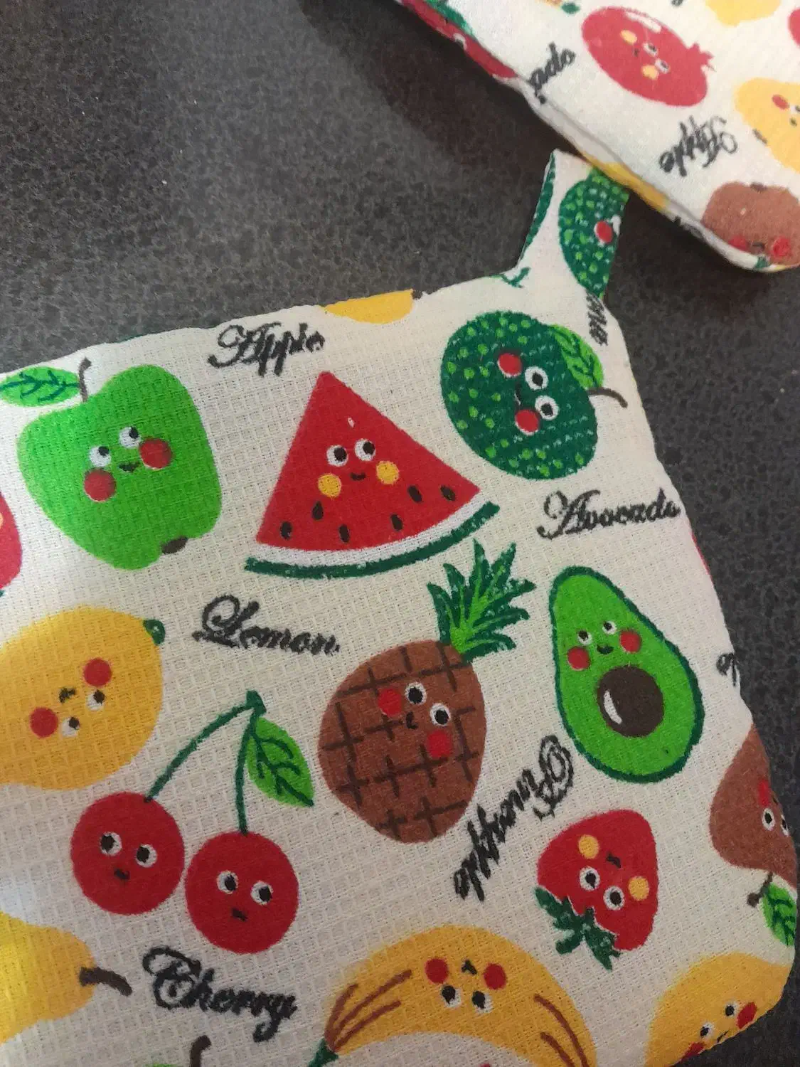 دستگیره|سفره، حوله، دستمال آشپزخانه|بندر انزلی, گمرک|دیوار