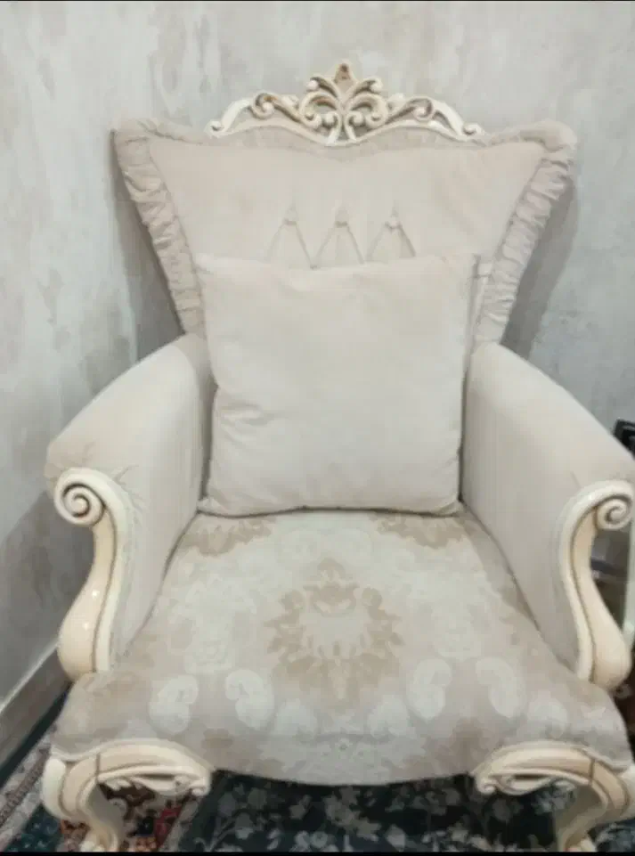 مبل سلطنتی ۷نفره کارکرد|مبلمان خانگی و میز عسلی|کرج, شهرک جهان‌نما|دیوار