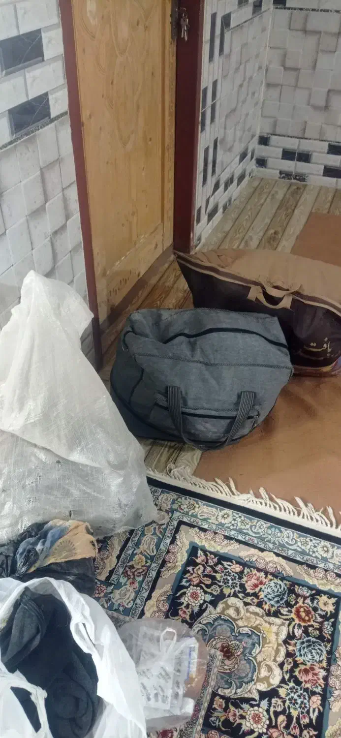 گمشده|اشیا|خاش, |دیوار