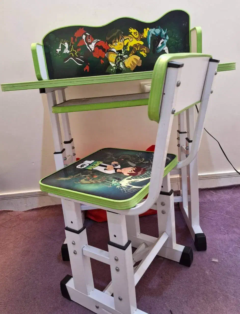 میزتحریر کودک در حد نو|میز تحریر و کامپیوتر|ری, اقدسیه|دیوار