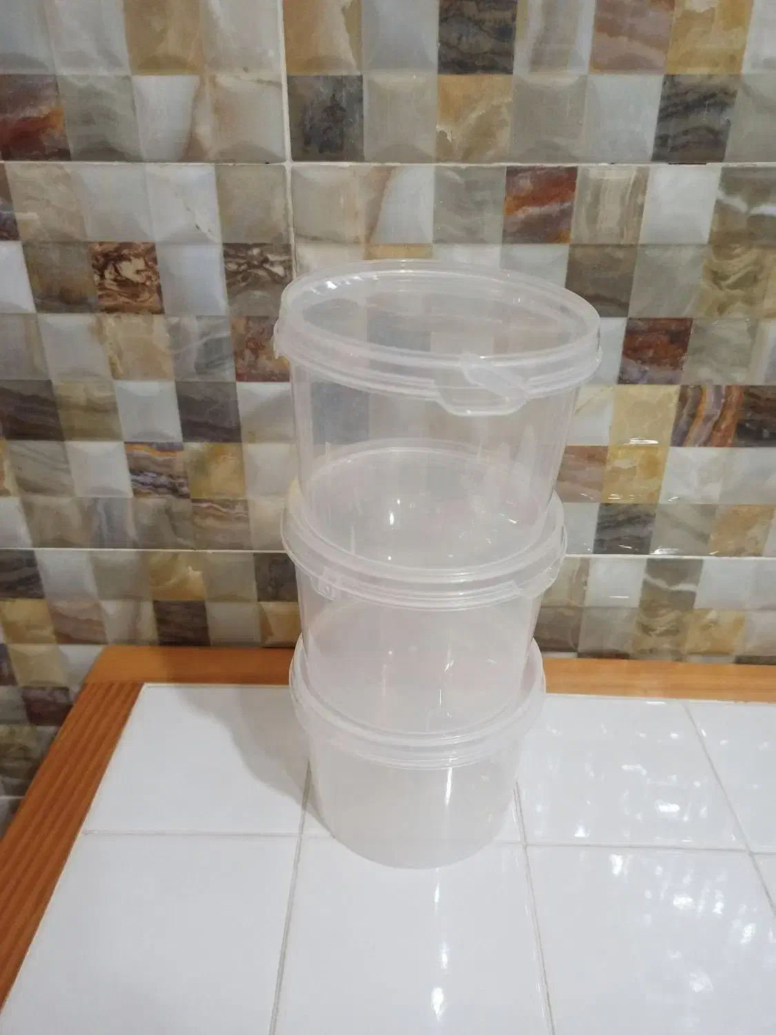 30عدد ظرف پلاستیکی نیم کیلویی سر دار  عتیقه|کلکسیون اشیاء عتیقه|شیراز, قدوسی شرقی|دیوار