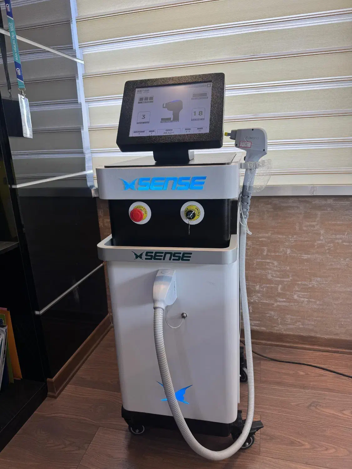 فروش دستگاه لیزر شاتی کارکرده 2025 با 5 هزار شات|آرایشی، بهداشتی، درمانی|اصفهان, سیچان|دیوار