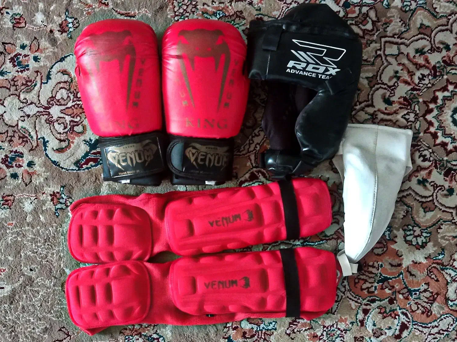 لباس کیک بوکسینگ|تجهیزات ورزشی|کومله, |دیوار