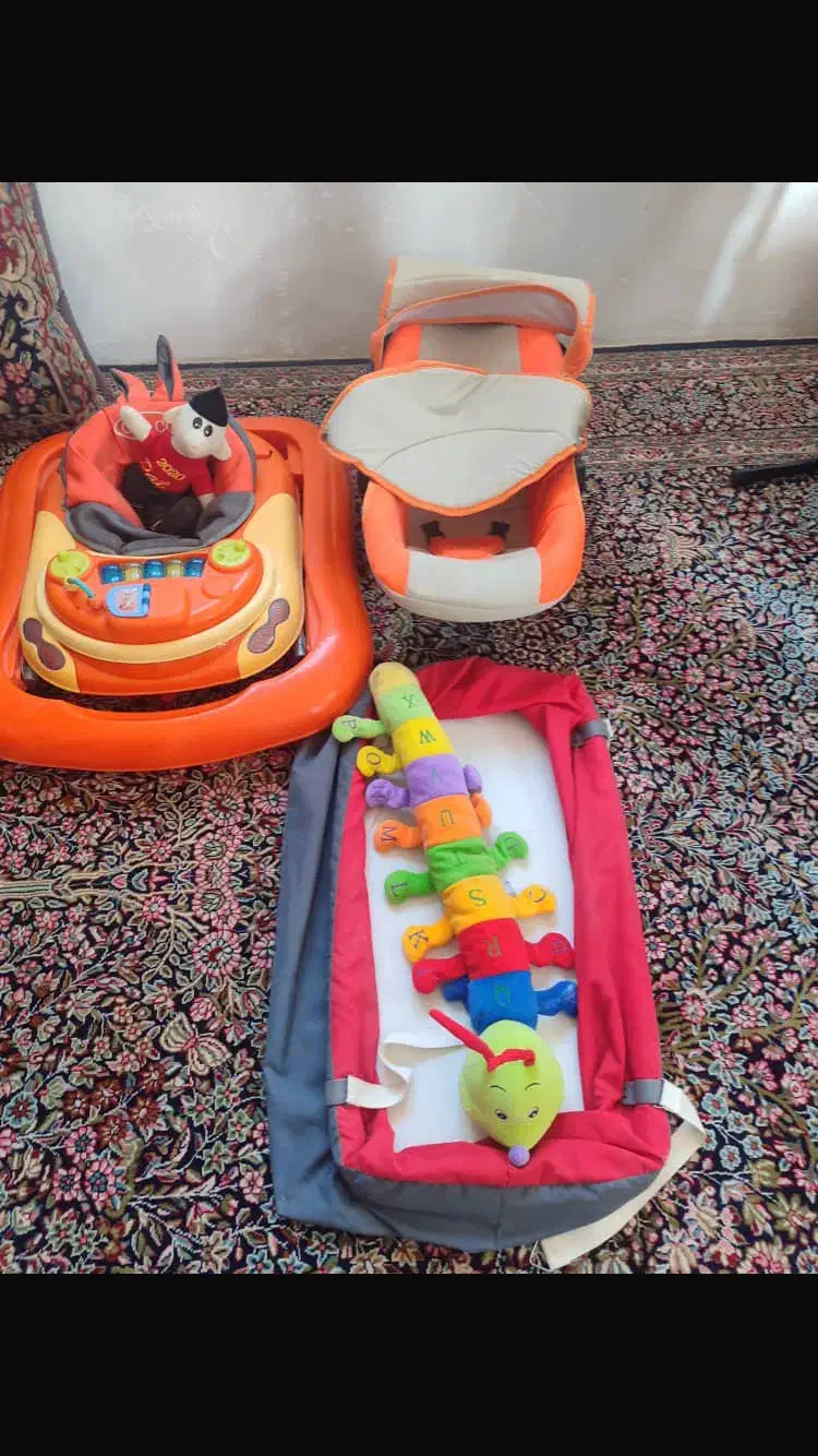 روروئک.گهواره.کریر بچه.با یک اسباب بازی|اسباب و اثاث بچه|کرمان, |دیوار