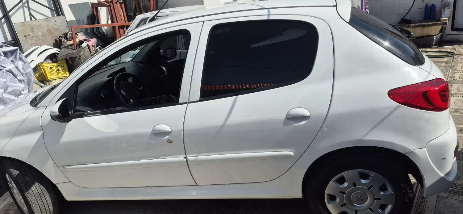 ۲۰۷‌ مدل ۹۶|خودرو سواری و وانت|شیراز, لب آب|دیوار