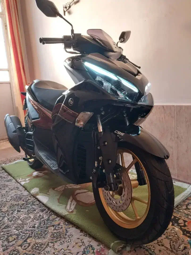 اشیل مدل ۴۰۳ با کارکرد ۱۰۰۰ تا سند سفید|موتورسیکلت|جهرم, |دیوار