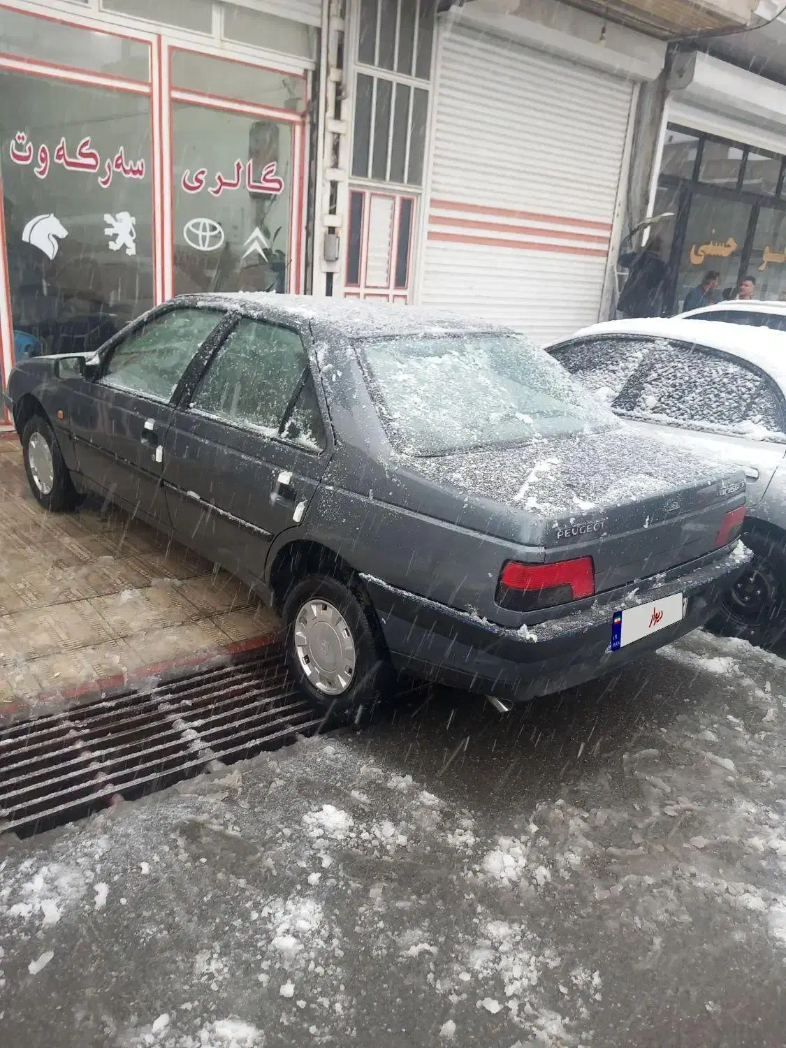 فروش ۴۰۵ به شدت تمیز و عالی و کم کار|خودرو سواری و وانت|پیرانشهر, |دیوار