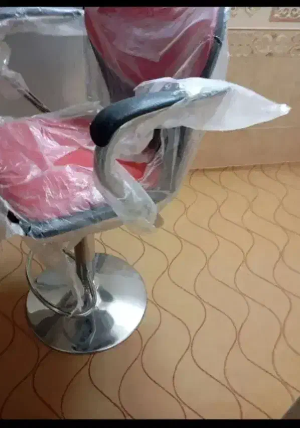 صندلی مناسب آرایشگری|آرایشگاه و سالنهای زیبایی|شهرکرد, |دیوار