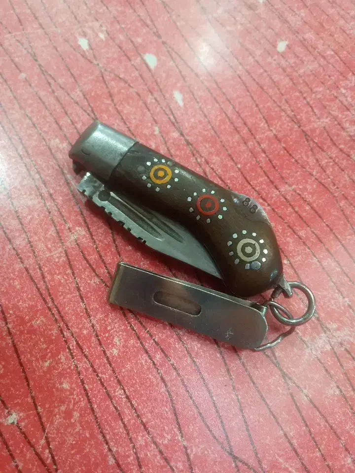 چاقوی کهنه وبااصالت بکر|کلکسیون اشیاء عتیقه|مراغه, |دیوار