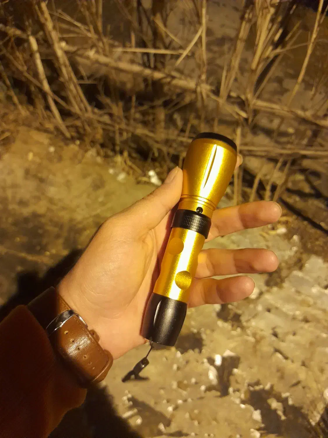 چراغ قوه پلیسی اصل بابورد نوری ۲هزار متر آکبند|کوهنوردی و کمپینگ|اهواز, بیست متری شهرداری|دیوار