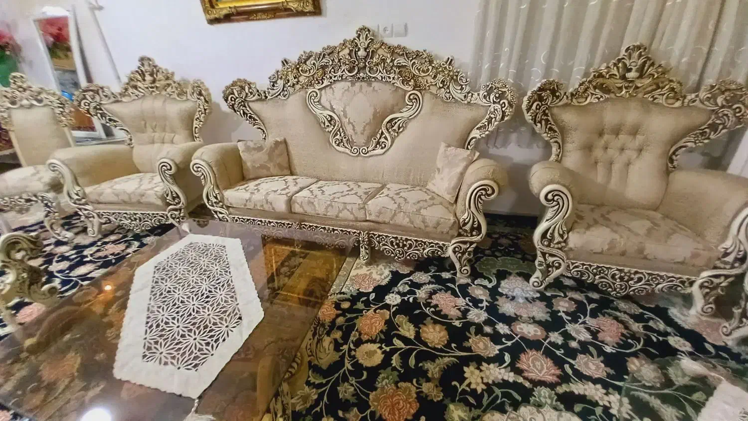 مبلمان شاه نشین کلاف درشت و شیک( در حد نونو )|مبلمان خانگی و میز عسلی|بروجرد, |دیوار