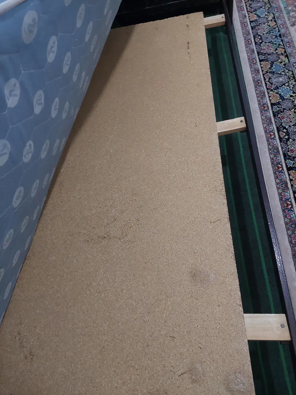 تخت یکنفره بدون تشک|تخت و سرویس خواب|سمنان, |دیوار