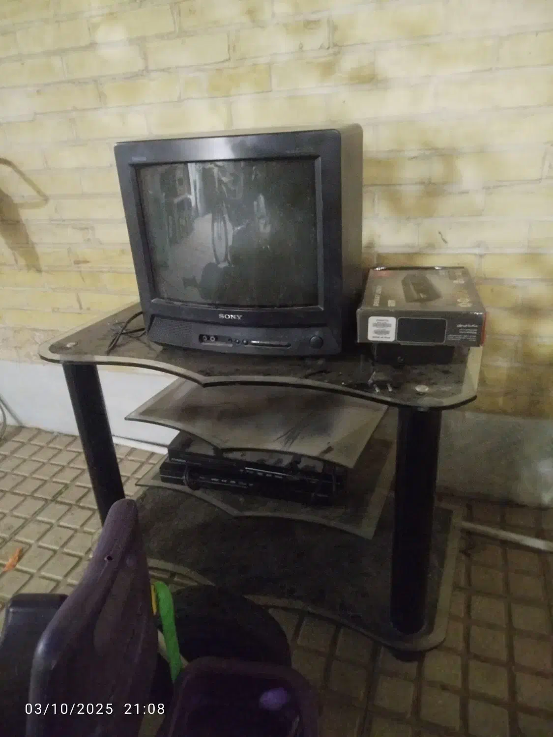 تلوزیون سالم وکوچک بامیزتلوزیون گیرنده دیجیتال|صوتی و تصویری|یزد, |دیوار