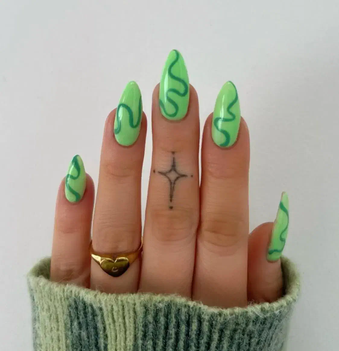 تخفیف ویژه یلدایی خدمات ناخن|خدمات آرایشگری و زیبایی|بندر گناوه, |دیوار