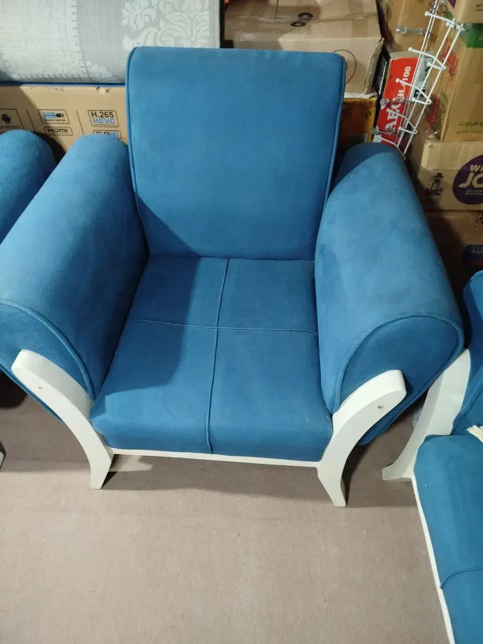 مبل ۷ نفره|مبلمان خانگی و میز عسلی|رشت, پیرکلاچای|دیوار