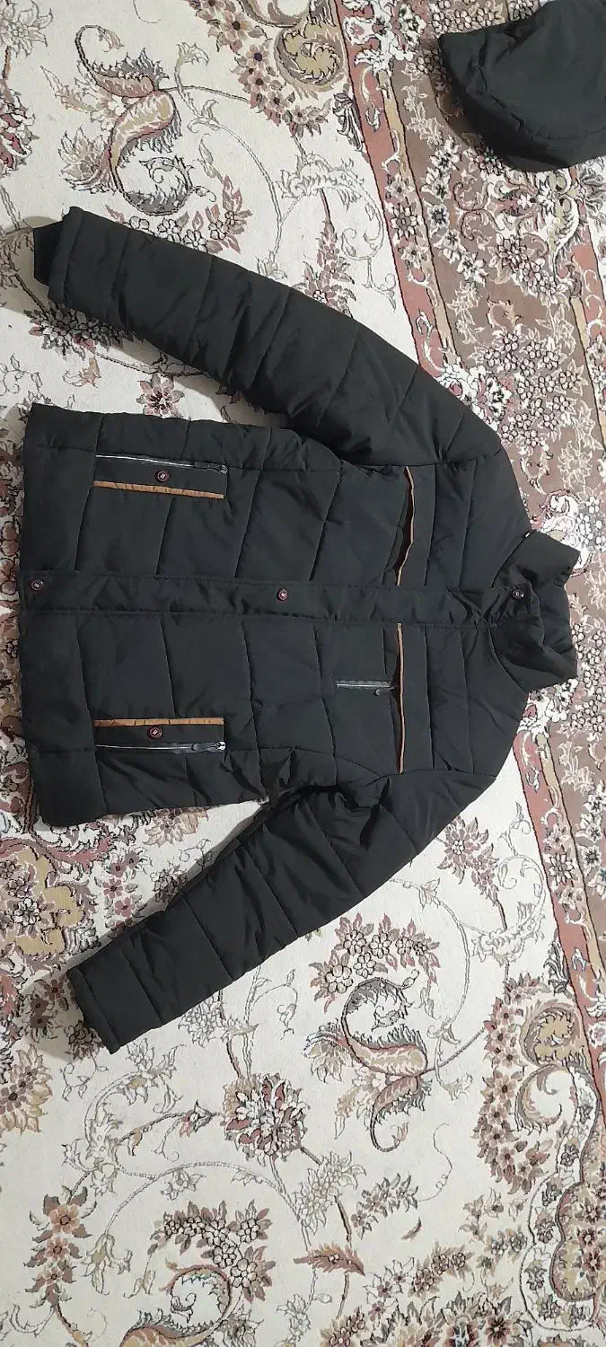 کاپشن|لباس|پاتاوه, |دیوار