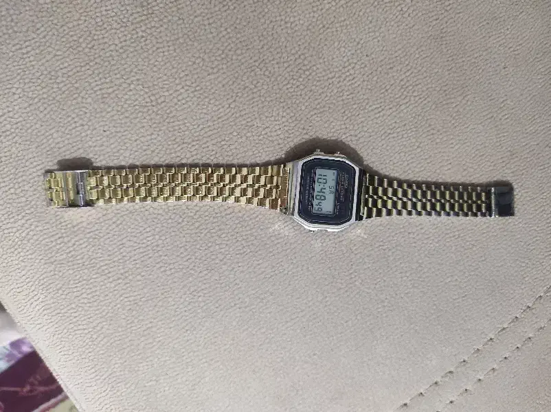 ساعت دیجیتالی برند کاسیو|ساعت|مشهد, چهارچشمه|دیوار