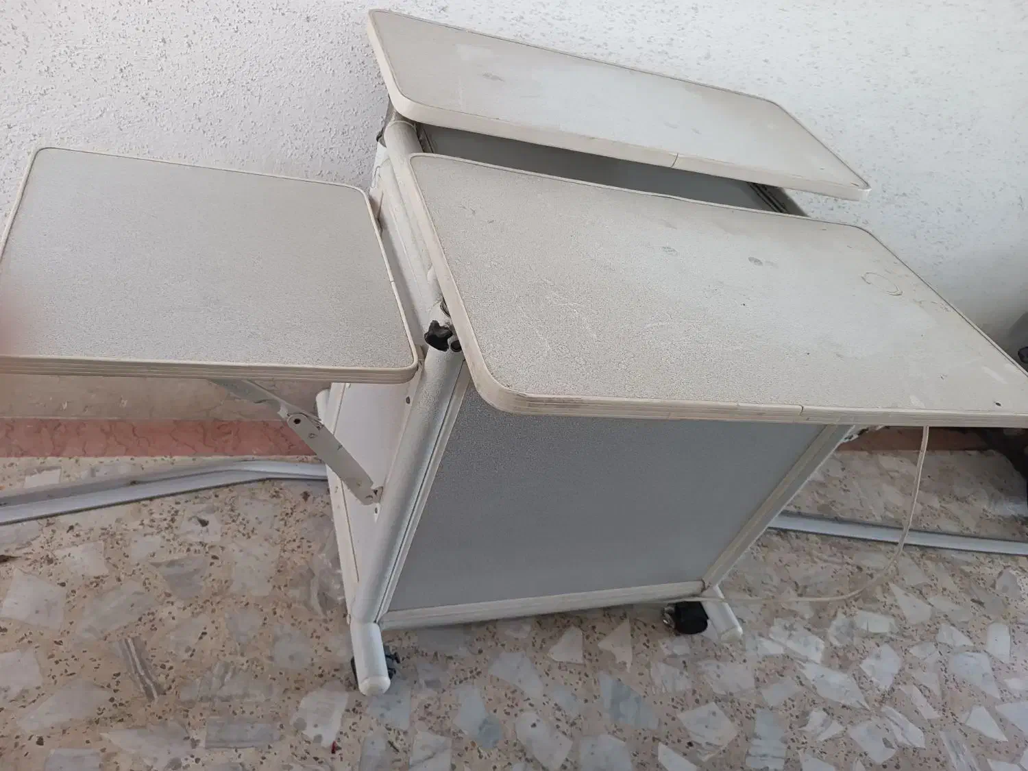 میز کامپیوتر بدون هیچگونه خرابی|میز تحریر و کامپیوتر|رشت, دیلمان|دیوار