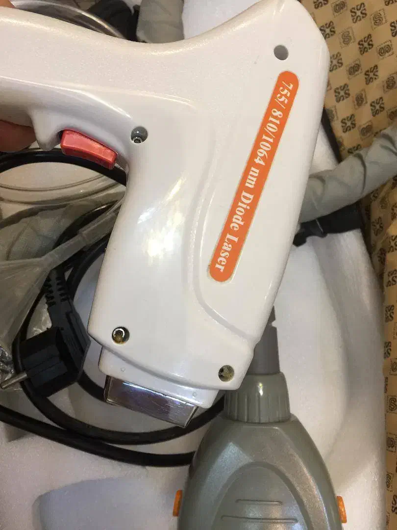 فروش یک دستگاه لیزر در حد نو|آرایشگاه و سالنهای زیبایی|رضوانشهر, |دیوار