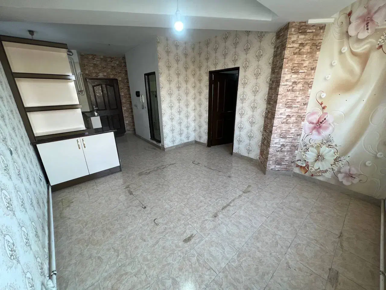 واحد لوکس نقلی در شهرک اندیشه|فروش آپارتمان|تبریز, |دیوار