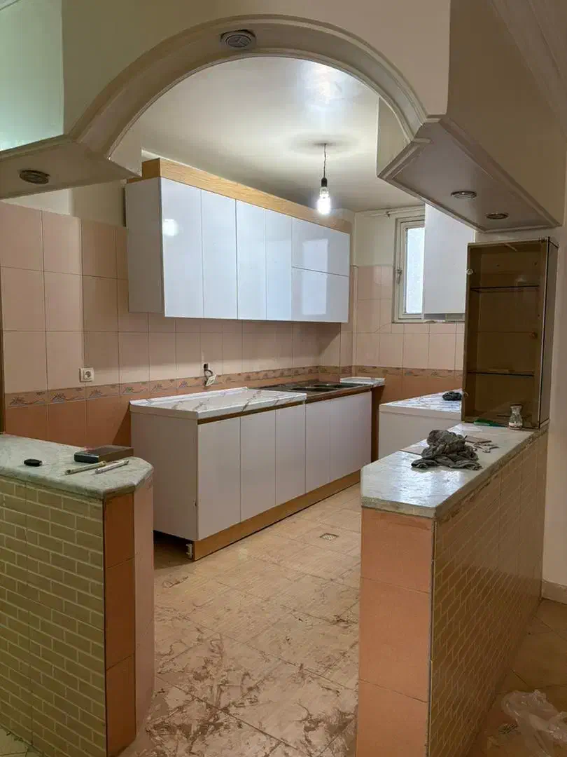 ۶۲متر/تکواحدی/طبقه اول/پارکینگ سندی غیرمزاحم