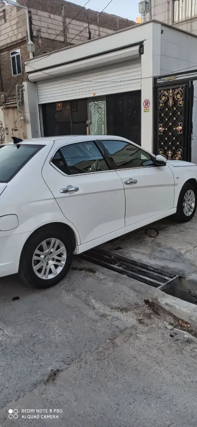 دنا پلاس سانروف دار|خودرو سواری و وانت|قرچک, میرزائی شمالی|دیوار